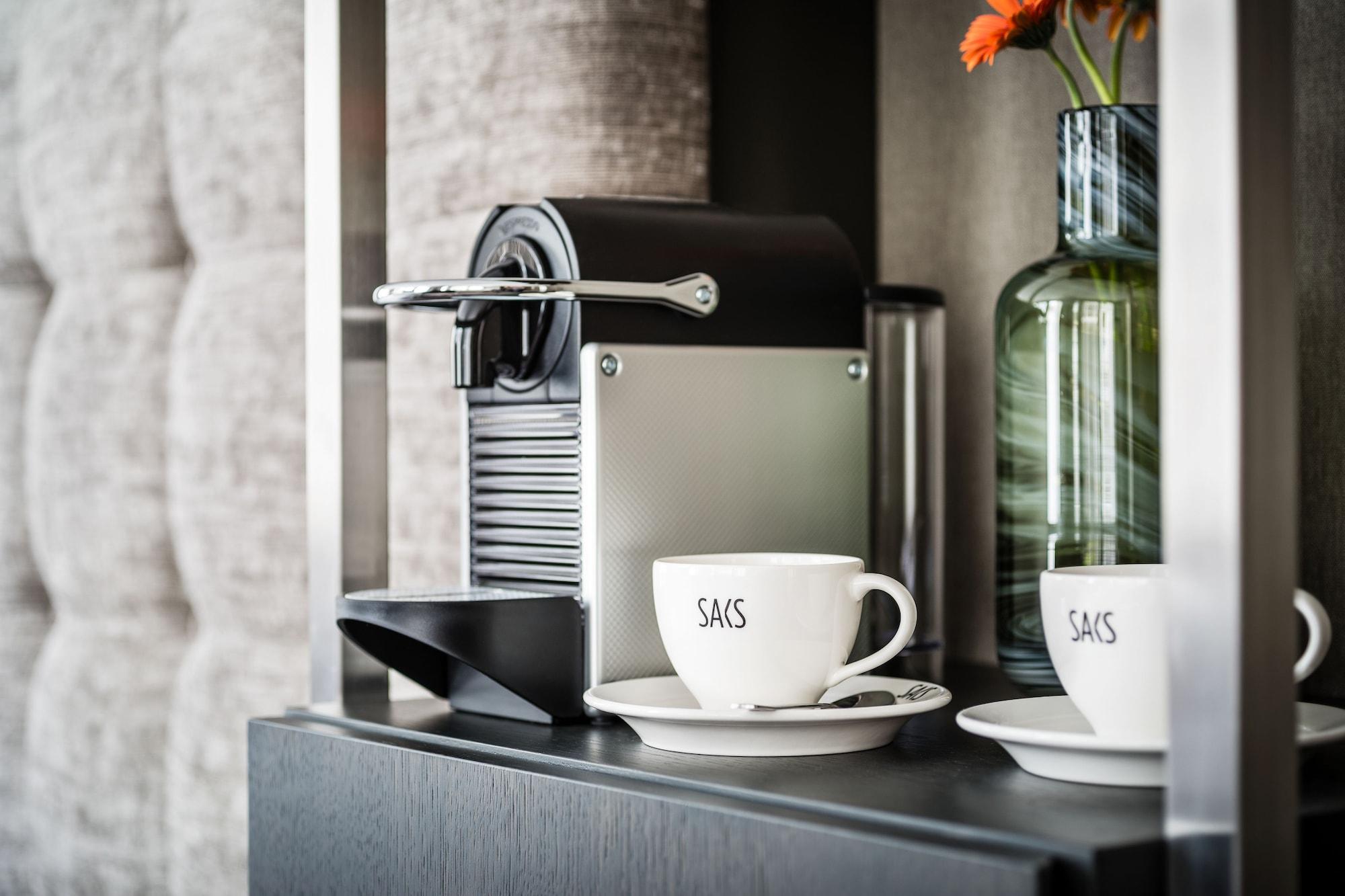 Saks Urban Design Frankfurt Hotel 4*